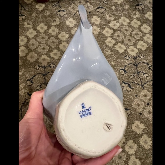 Lladro 5862 Fragrant Bouquet - retired piece- New Condition. - Picture 7 of 8